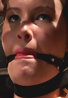 Cumming isn't easy - young redhead learns the ways of Device.