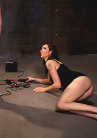 Cute Local Model Cums Hard from Electricity Pulsing Through her Clit