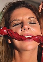 Kathia_Nobili_and_Bambi-47106temp6