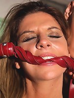 Kathia_Nobili_and_Bambi-47106temp6