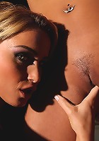 Top noch gal Yoha gets three fingers in her throat